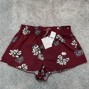 Lottie Moss burgundy floral shorts 🌺✨